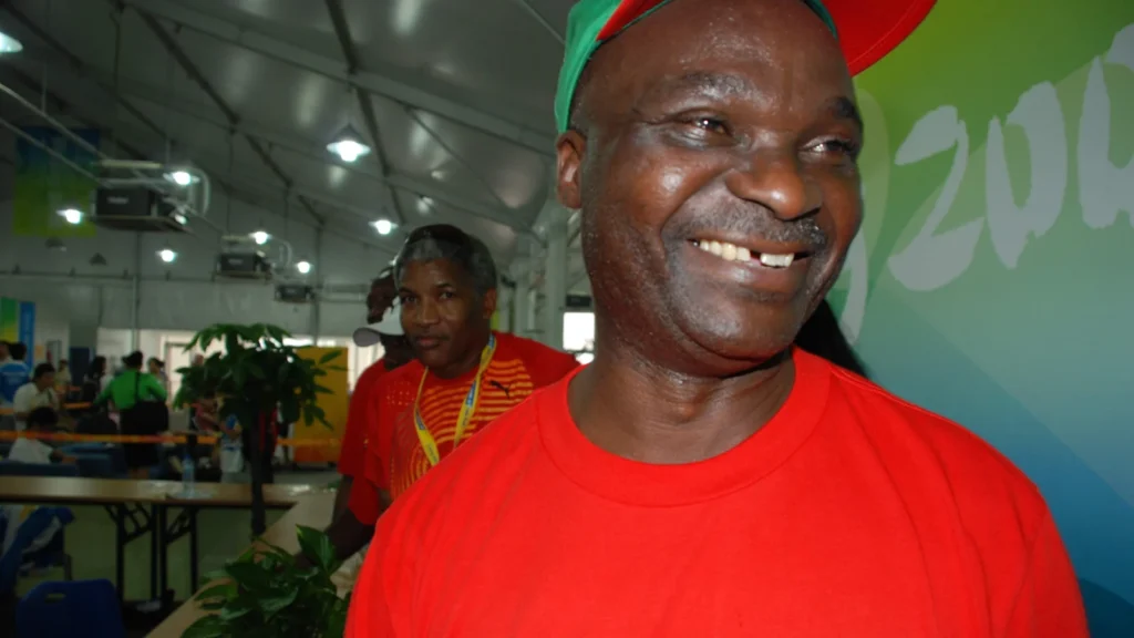 Roger Milla au village olympique de Pékin en août 2008.