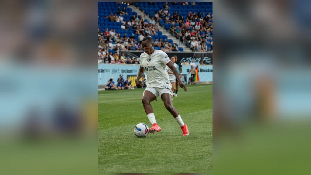 Racheal Kundananji avec Bay FC en juin 2025.
