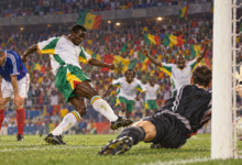 Sénégal 2002 : des débuts au Mondial jusqu’aux portes du dernier carré — illustration éditoriale générée pour FootBantu