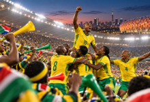 Les Bafana Bafana célèbrent pendant la Coupe du monde 2010 en Afrique du Sud — illustration générée pour FootBantu.