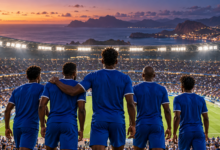 Illustration symbolique d’une équipe capverdienne en bleu qui entre sur une pelouse mondiale sous les lumières du stade.