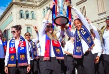 Des supporters du FC Barcelone célèbrent à Barcelone le titre européen de l’équipe féminine
