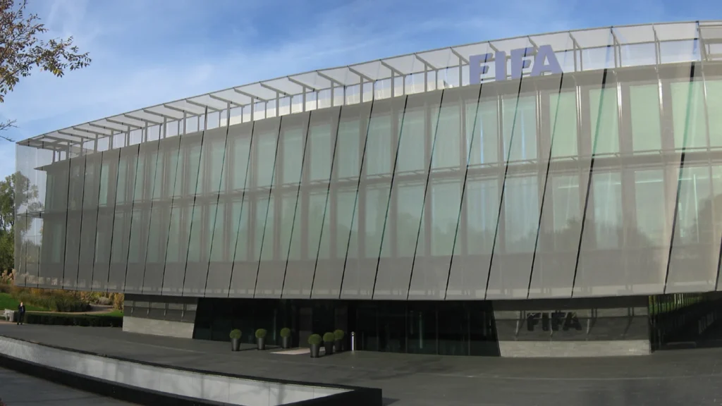 Vue extérieure du siège de la FIFA à Zurich